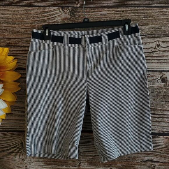I.N.C. shorts Women's 10 dark blue /white stripped Pre-owned - Picture 1 of 5
